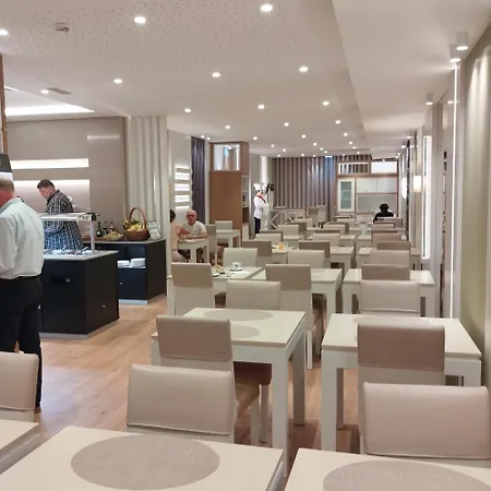 מלון Windsor 4*
